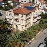 Canaria By Interhome Apartamento Pula