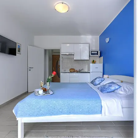 Canaria By Interhome * Pula