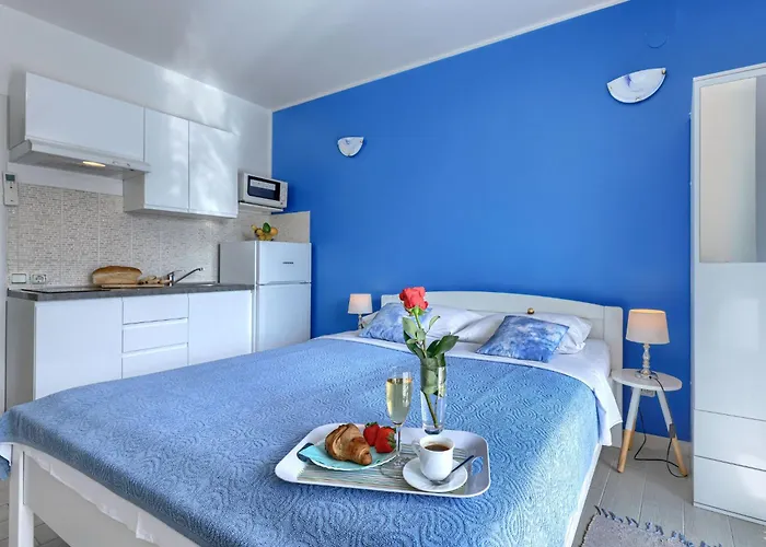 Canaria By Interhome Pula